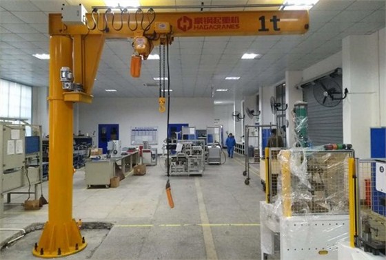 旋臂式吊运机图片