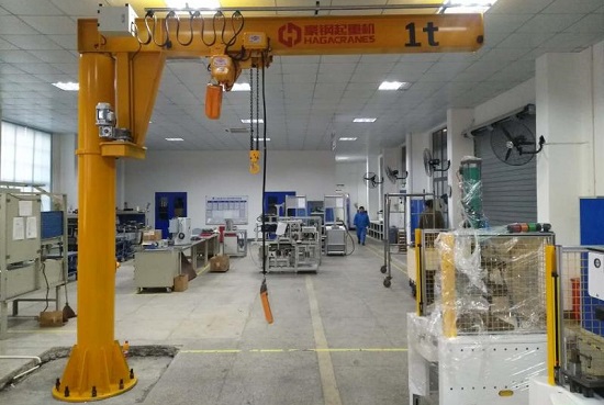 悬臂吊起重机图片